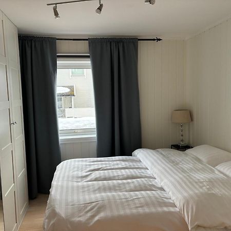 Sentral 4-Roms Leilighet I Trollbakken Tromso Bagian luar foto