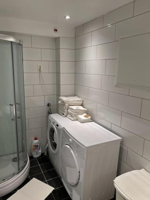 Sentral 4-Roms Leilighet I Trollbakken Tromso Bagian luar foto
